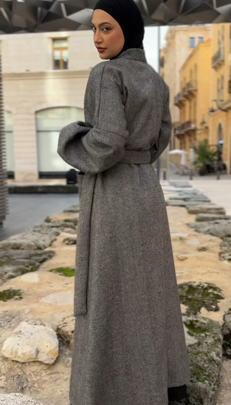 Grey Buttoned Zigzag Givin Winter Abaya