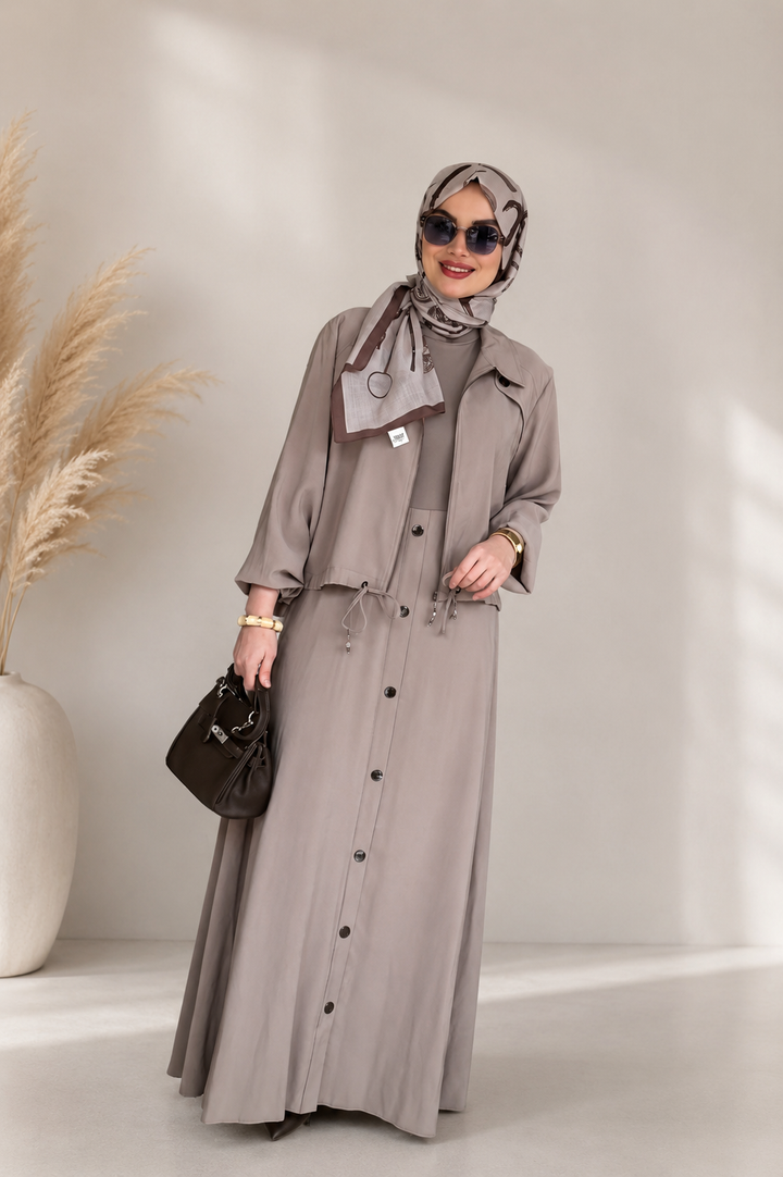 Dress set with buttons